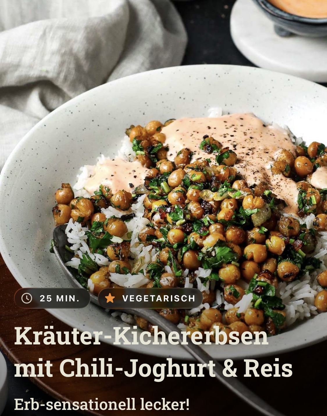 Kräuterkichererbsen mit Chili-Joghurt und Reis